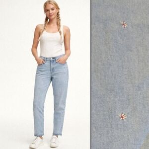 NWT! GAP Girlfrend Mid Rise Stretch Emboidered Dasy Blue Denim Jeans! 4/27